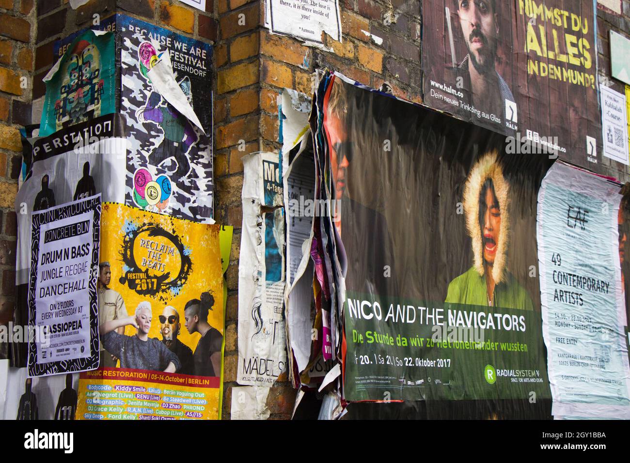 Berlin street posters hi-res stock photography and images - Alamy, image size:1300x956