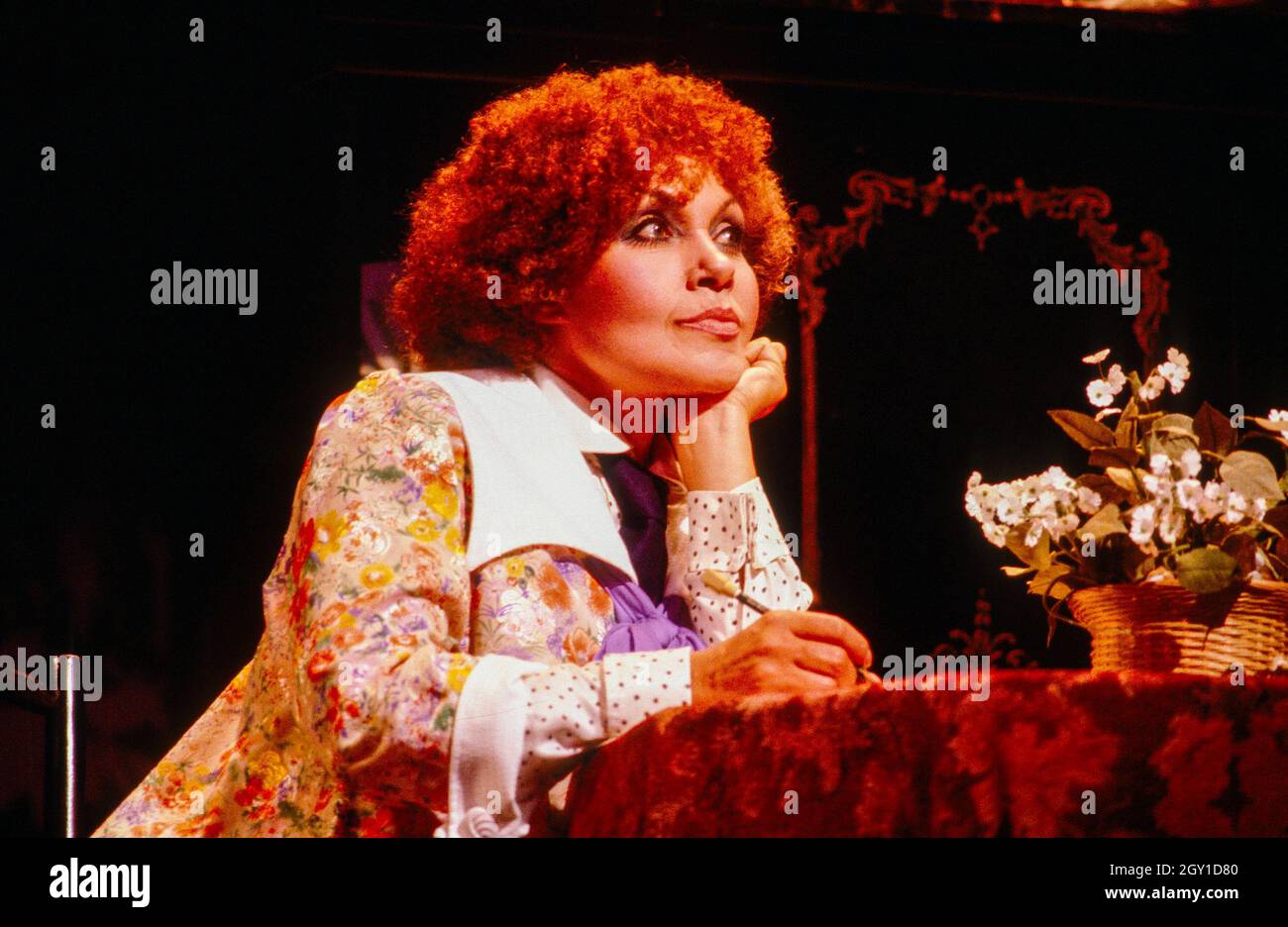 Cleo Laine (Colette) in COLETTE at the Comedy Theatre, London SW1  24/09/1980  music, book & lyrics: John Dankworth  design: Tim Goodchild  lighting: David Hersey  director: Wendy Toye Stock Photo