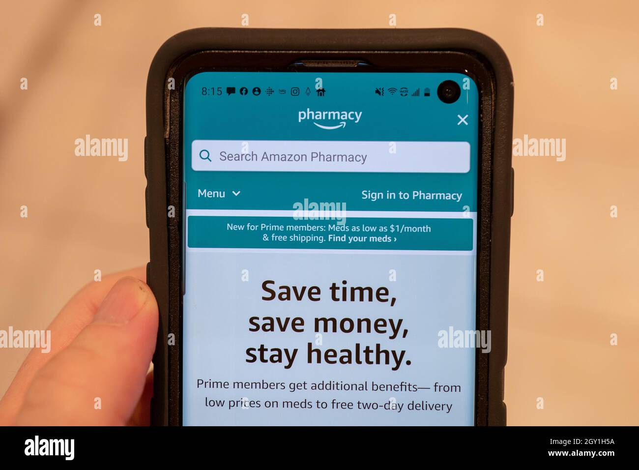 United States. 15th Sep, 2021. Close-up of human hand holding a cellphone  displaying the Amazon Pharmacy system, Lafayette, California, September 15,  2021. (Photo by Smith Collection/Gado/Sipa USA) Credit: Sipa USA/Alamy Live  News