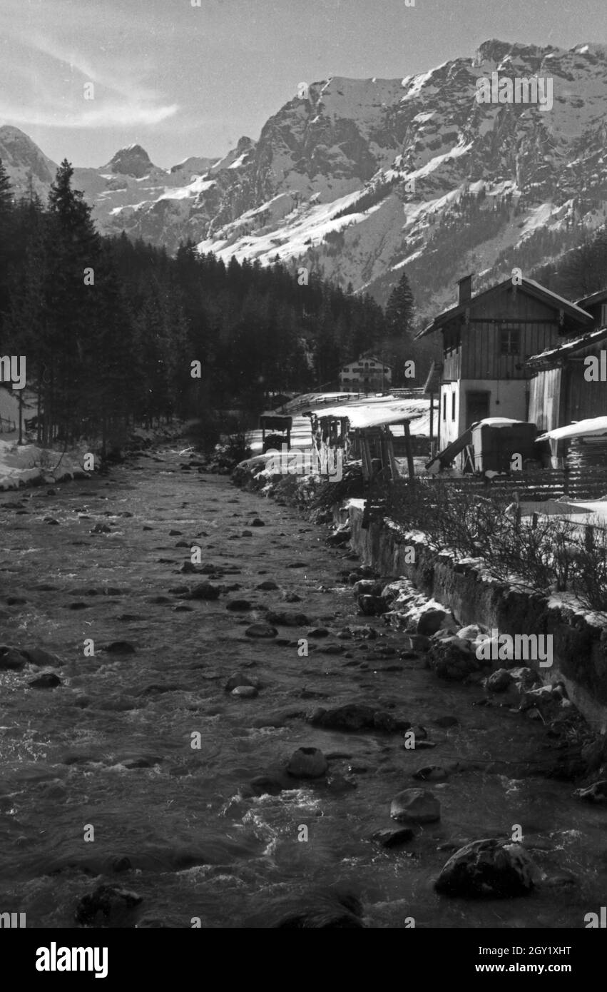 Unterwegs im Berchtesgadener Land, Deutschland 1940er Jahre. On a trip ...