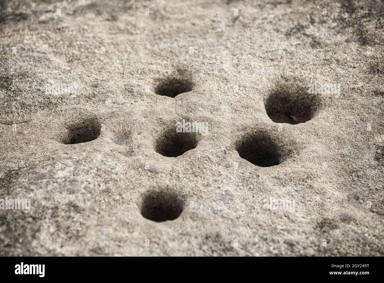 Boundary Stone on the footpath between the plague village of Eyam and Stony Middleton, Peak District National Park, Derbyshire, England Stock Photo