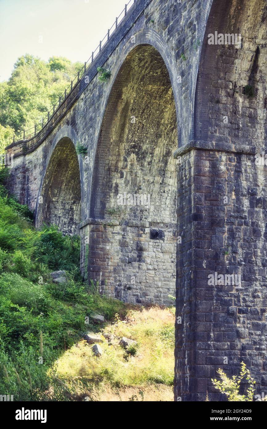 Grade II listed Victorian Monsal Dale Viaduct (Headstone Viaduct), built in 1863, Monsal Head, Peak District, Derbyshire. England Stock Photo