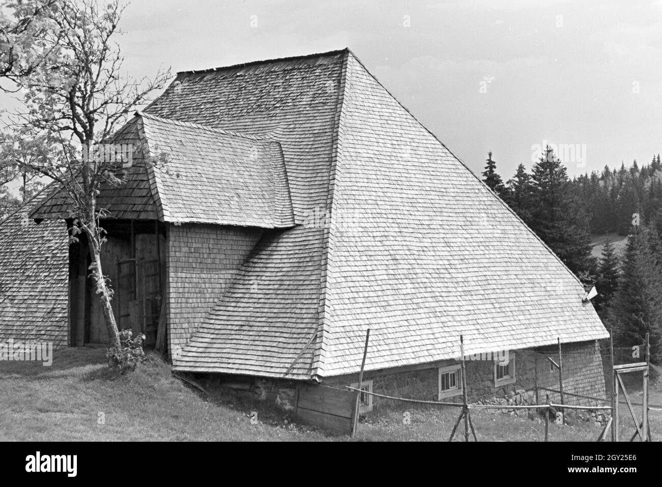 Ein altes Haus im Schwarzwald, Deutschland 1930er Jahre. An old house in the Black Forest, Germany 1930s. Stock Photo
