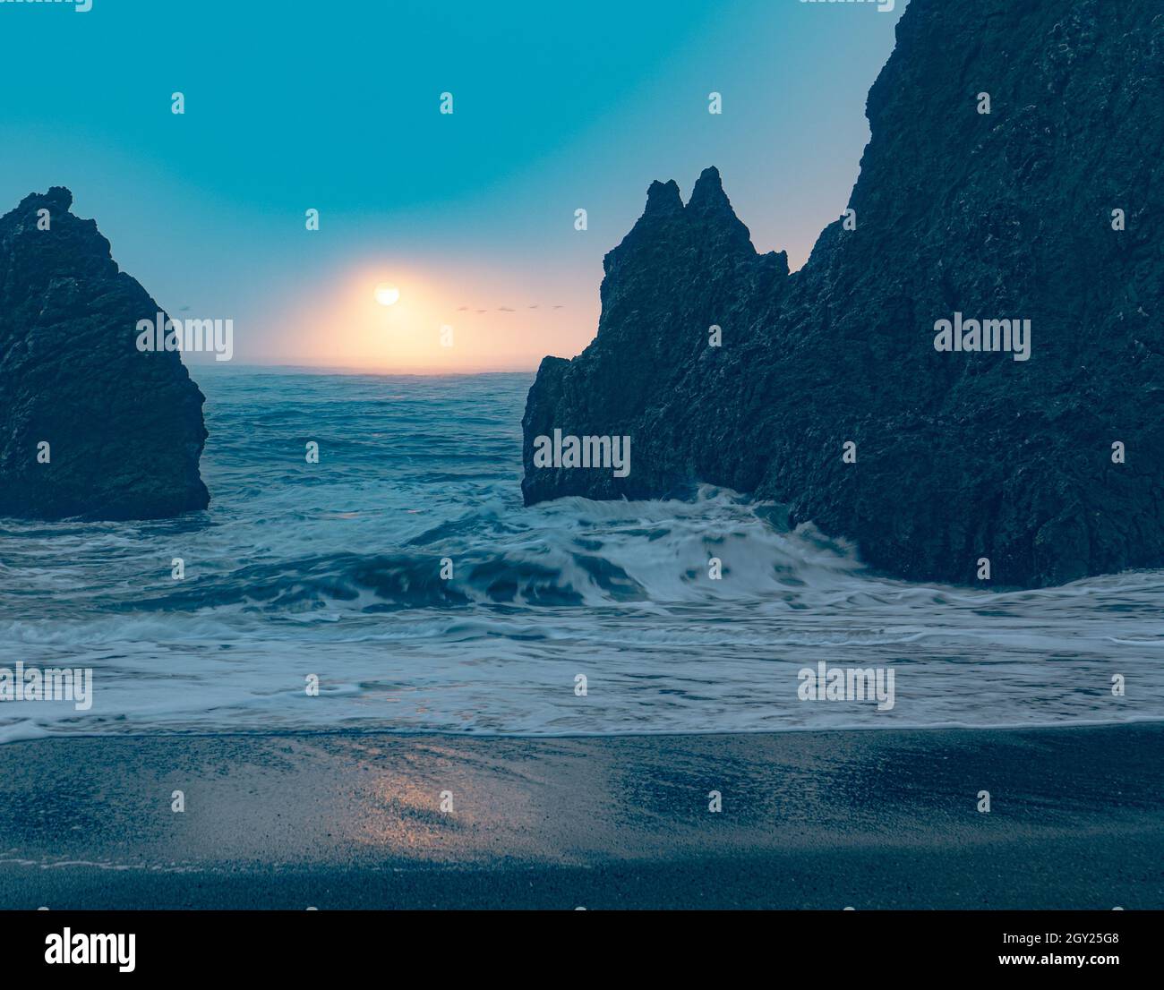 San Fran Rodeo Beach Rodeo Beach in San Francisco, Bay Area, sunrise, summer weather Stock ...