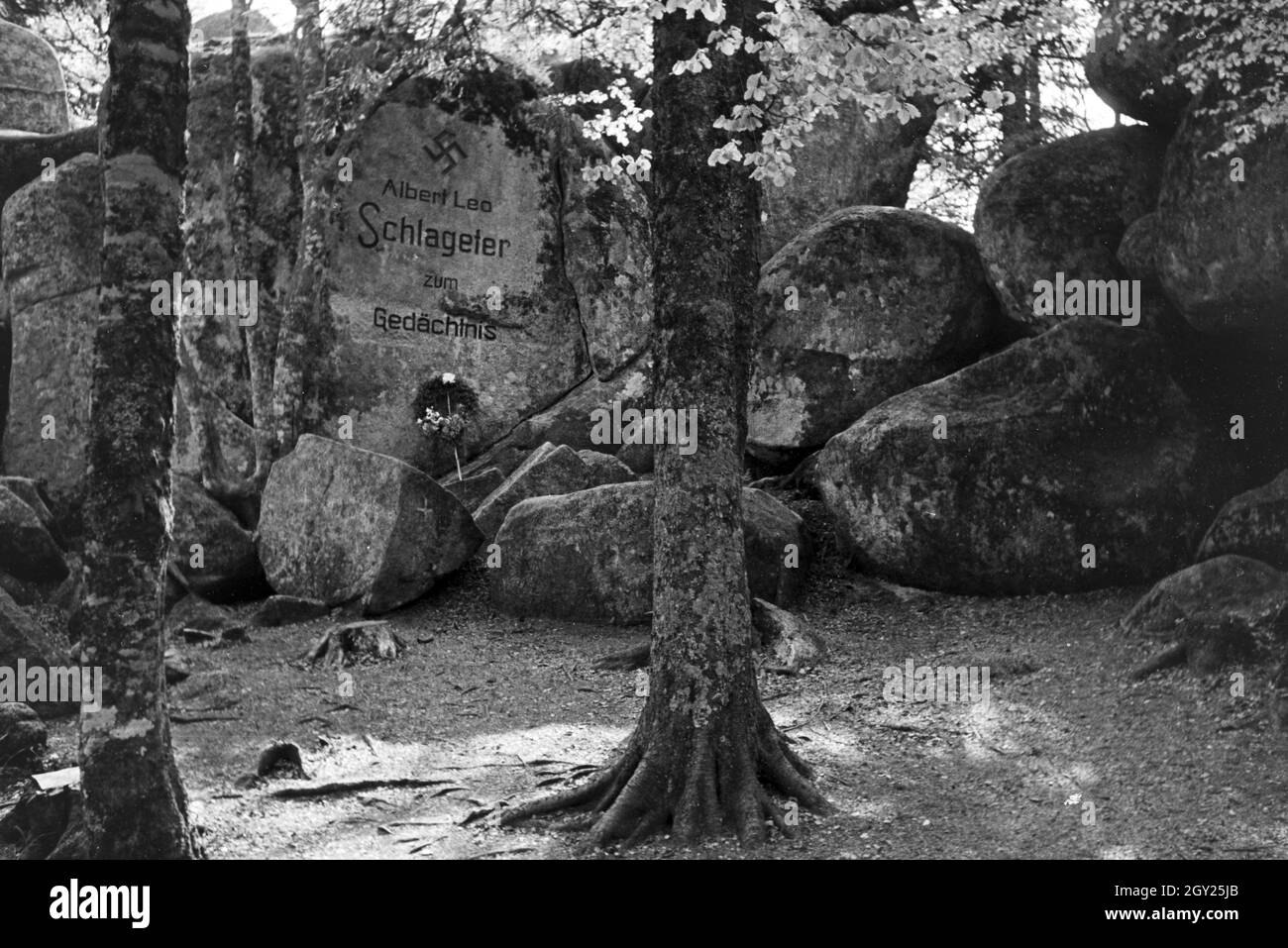 Ein Denkmal von Albert Leo Schlageter im Schwarzwald in der Nähe von Berg Brend, Deutschland 1930er Jahre. A memorial of Albert Leo Schlageter in the Black Forest near mountain Brend, Germany 1930s. Stock Photo