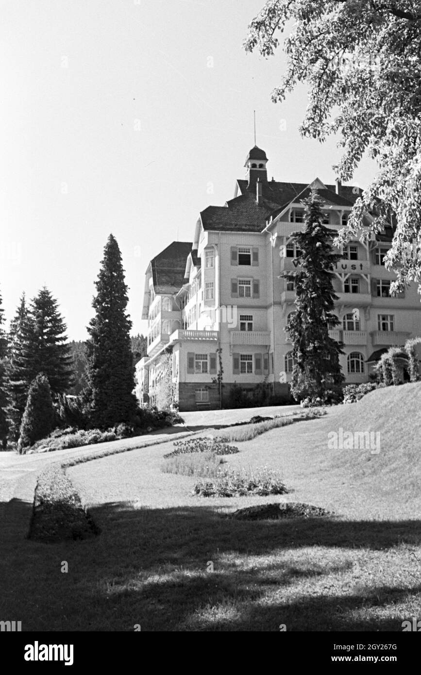 Das Schwarzwaldhotel Waldlust in Freudenstadt, Deutschland 1930er Jahre. The hotel Waldlust in the Black Forest in Freudenstadt, Germany 1930s. Stock Photo