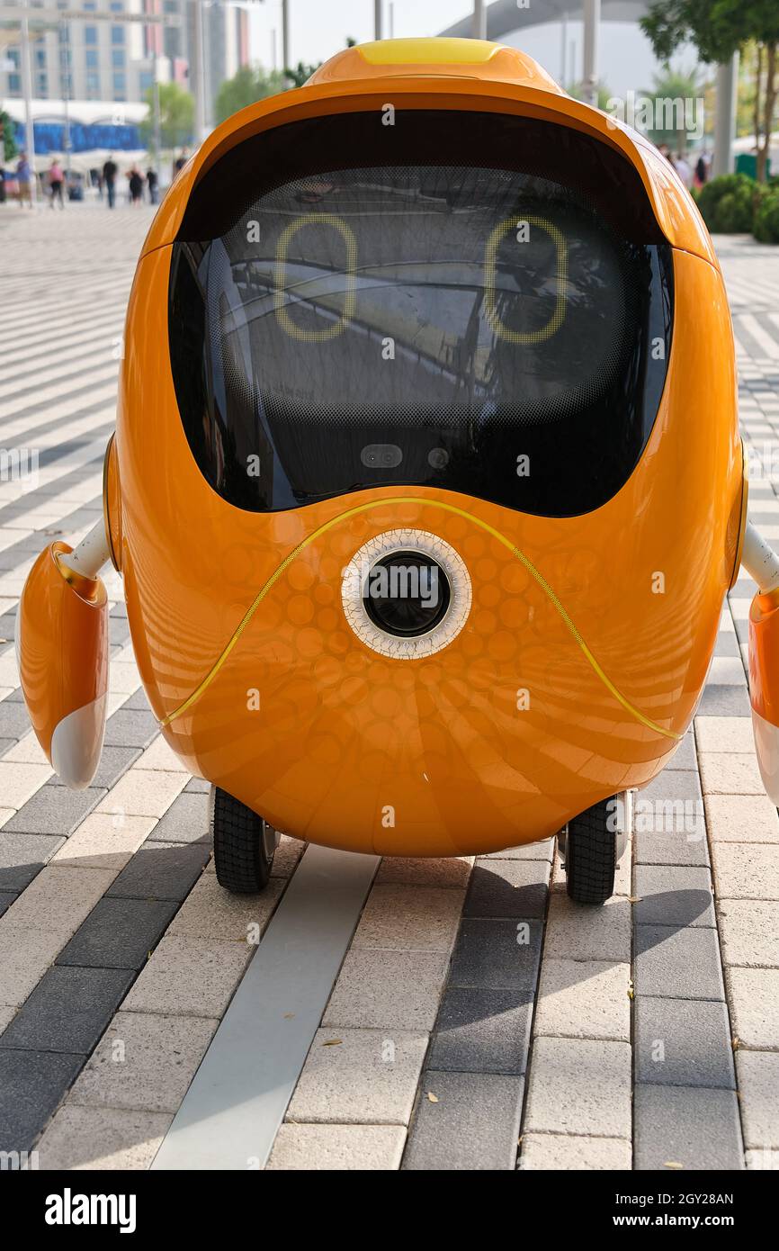 Talking yellow robot in the Opportunity District section of the Dubai Expo  2020, Dubai, UAE Stock Photo - Alamy