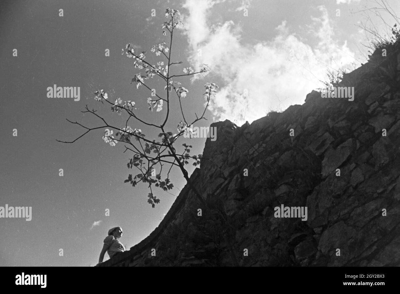 Ein Ausflug zum Auerbacher Schloss, Deutsches Reich 1930er Jahre. An excursion to the Auerbach castle, Germany 1930s. Stock Photo