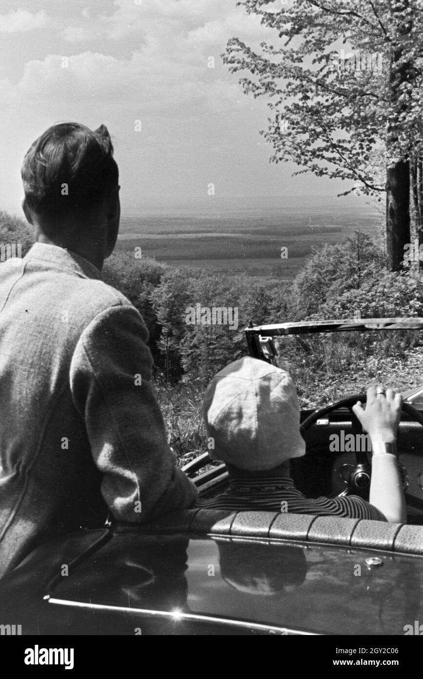 Ein Ausflug zum Auerbacher Schloss, Deutsches Reich 1930er Jahre. An excursion to the Auerbach castle, Germany 1930s. Stock Photo