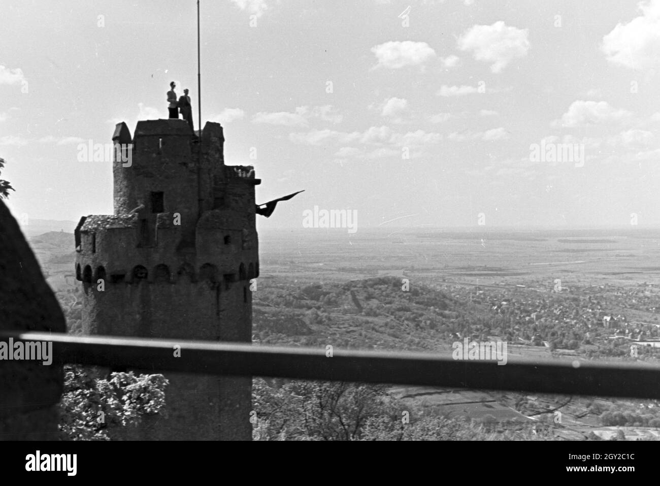 Ein Ausflug zum Auerbacher Schloss, Deutsches Reich 1930er Jahre. An excursion to the Auerbach castle, Germany 1930s. Stock Photo