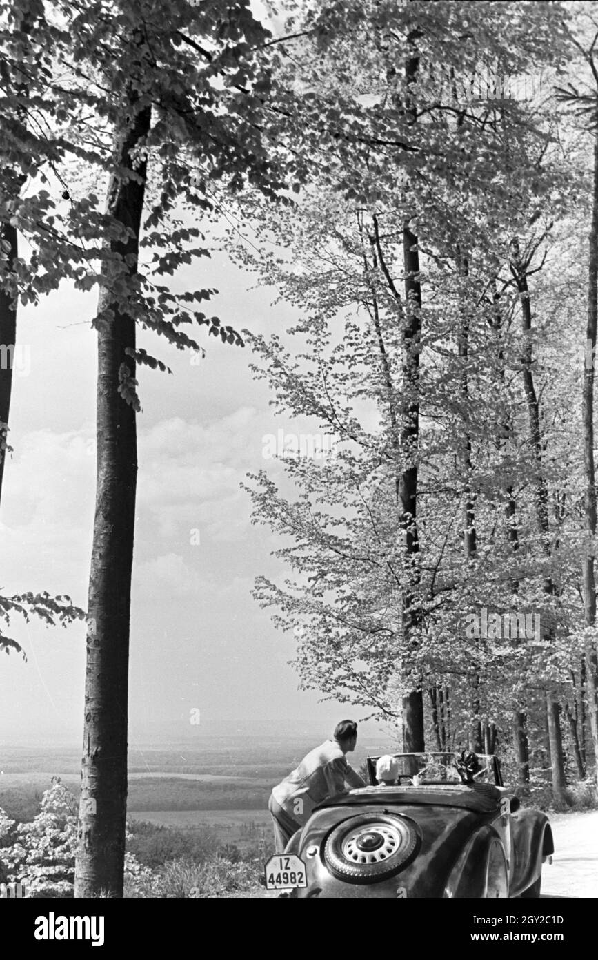 Ein Ausflug zum Auerbacher Schloss, Deutsches Reich 1930er Jahre. An excursion to the Auerbach castle, Germany 1930s. Stock Photo