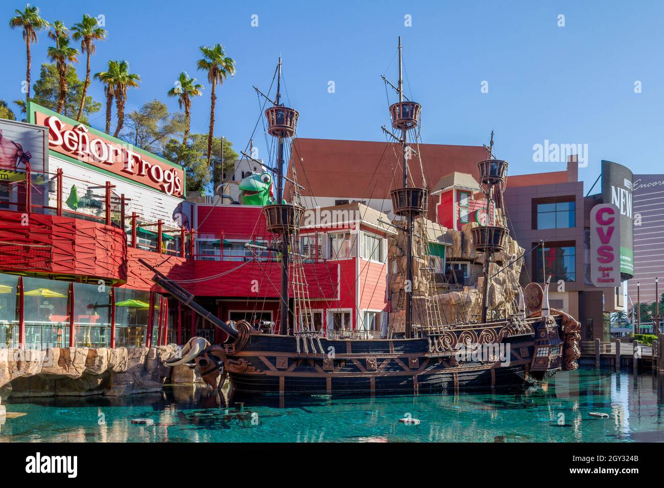 Las Vegas, NV, USA – June 8, 2021: Pirate ship in Buccaneer Bay in front of Señor, Frog’s at Treasure Island Hotel and Casino located in Las Vegas, Ne Stock Photo
