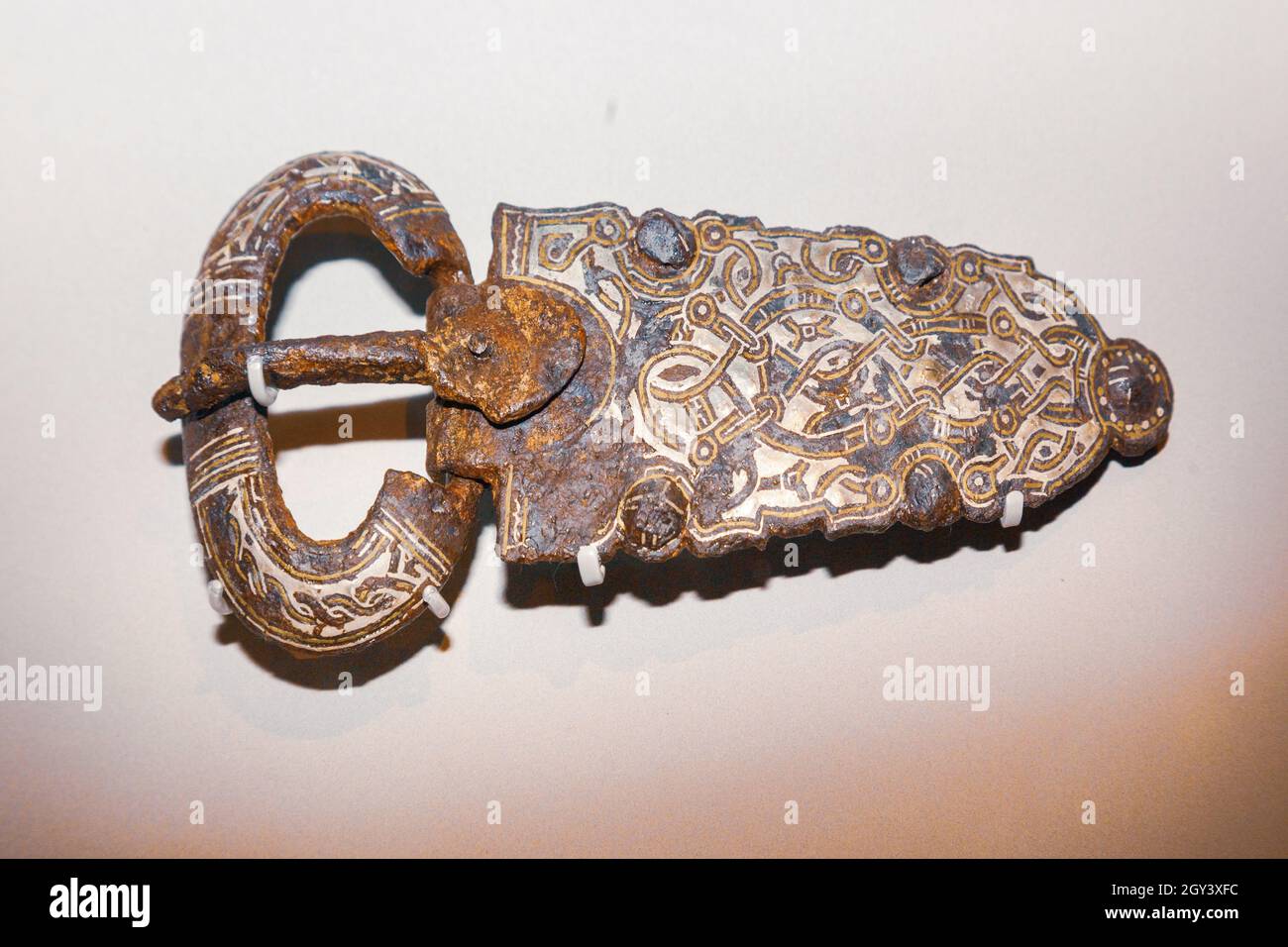 clothing fastener. These were often given as gifts and were a symbol of status. 500ad Stock Photo