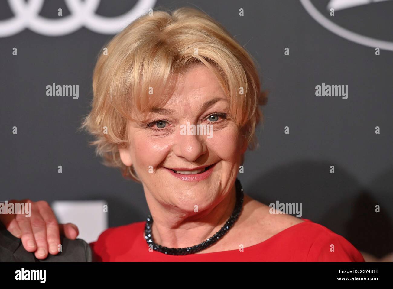 Saskia VESTER (actress), single image, trimmed single motif, portrait,  portrait, portrait. AUDI GENERATION AWARD 2021, Red Carpet on October 6th,  2021 in Muenchen/ALLIANZAREN A Stock Photo - Alamy