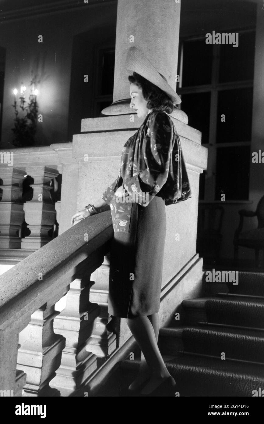 1940s fashion model woman hi-res stock photography and images - Alamy