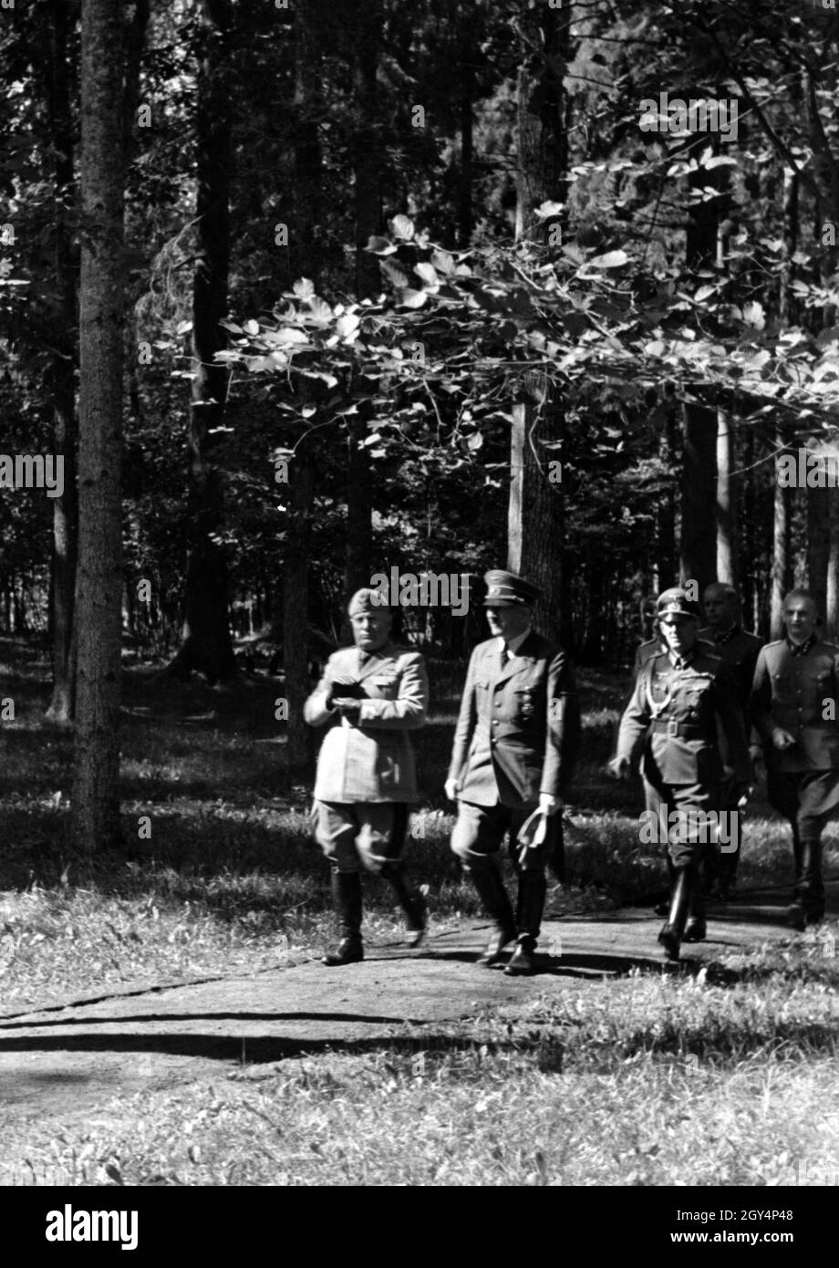 Mussolini, Hitler and Schmundt at the Führer's headquarters at Wolfsschanze near Ketrzyn in Poland. [automated translation] Stock Photo