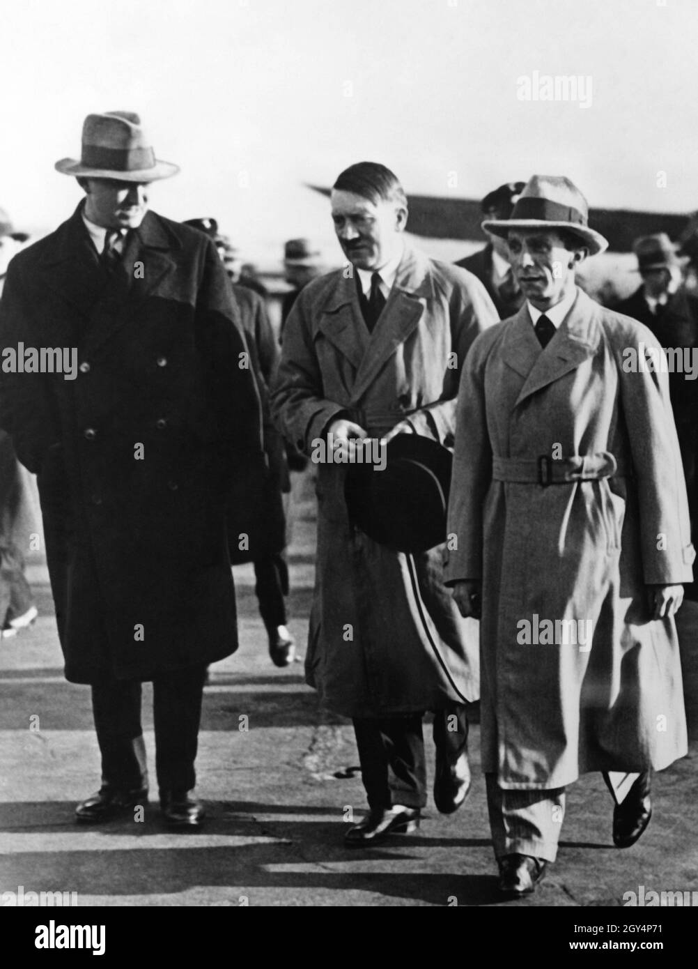Adolf Hitler arrives in Berlin with Wilhelm Brückner at Tempelhof Airport and is received by the Gauleiter of Berlin, Joseph Goebbels. Hitler took to Berlin on an election campaign matter and at the invitation of Reich President von Hindenburg, who wanted to negotiate the formation of a new Reich government with the participation of the NSDAP. [automated translation] Stock Photo
