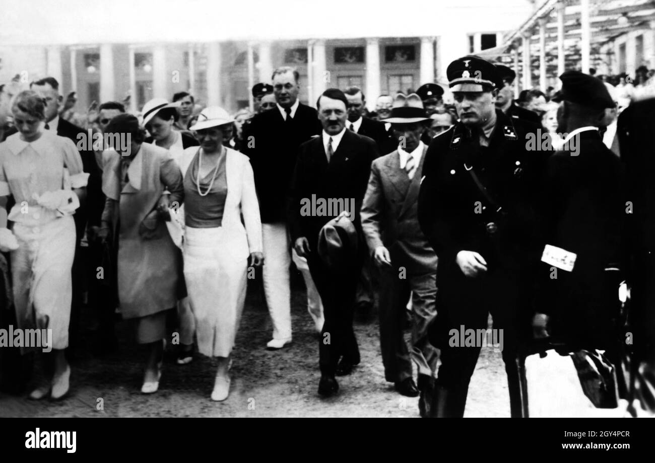 Adolf Hitler and Jopseh Goebbels (center) visiting Heiligendamm. To the left of Hitler, Magda Goebbels. (undated photograph) [automated translation] Stock Photo