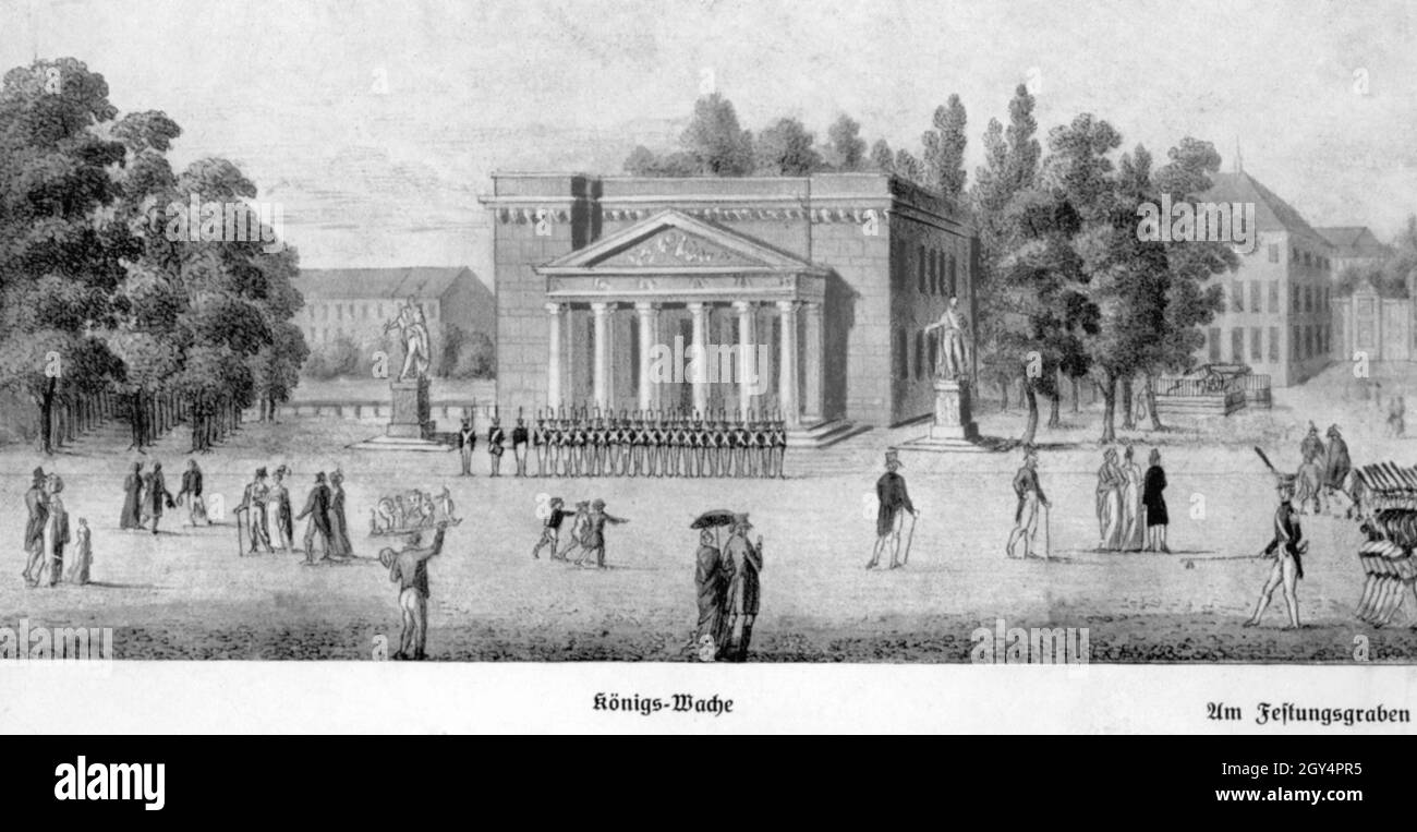 This lithograph from around 1820 shows the Königswache (today: Neue Wache) in the street Unter den Linden in Berlin-Mitte. Passers-by stroll in front of the building, which is guarded by an infantry regiment. [automated translation] Stock Photo