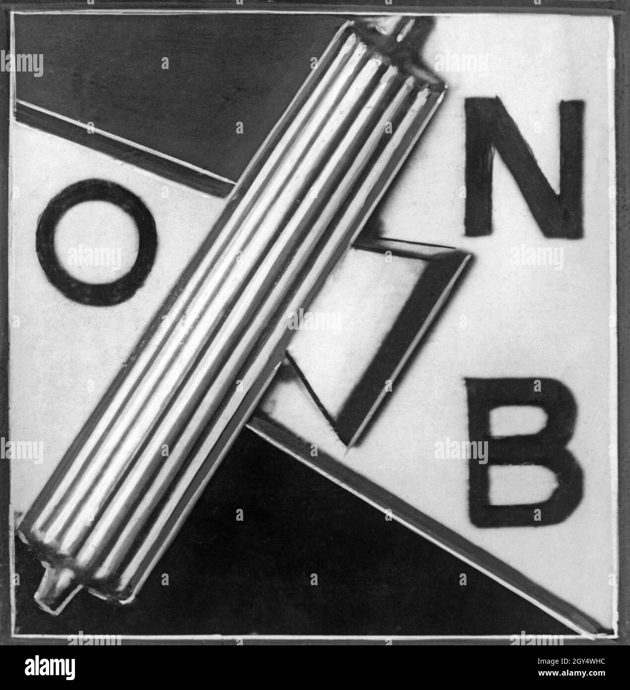 The photograph from 1937 shows the insignia of the Italian fascist youth organization Opera Nazionale Balilla. It consisted of the name ONB, colored areas in the Italian national colors green, white, red, as well as a bundle of rods in which a hatchet is stuck (so-called fasces). [automated translation] Stock Photo