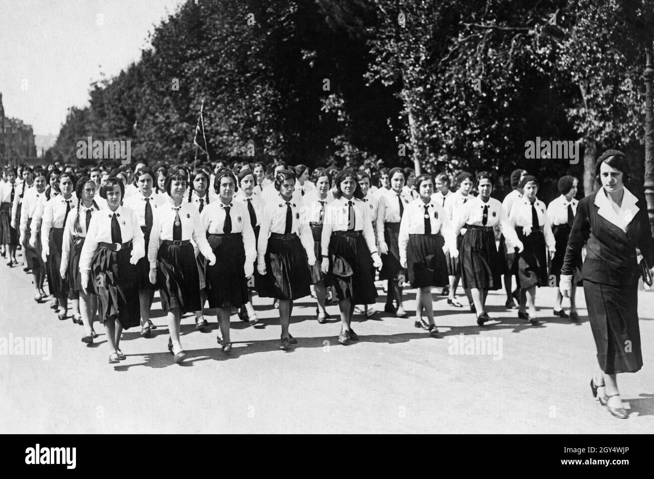 Giovani italiane Black and White Stock Photos \u0026 Images - Alamy, image size:1300x952