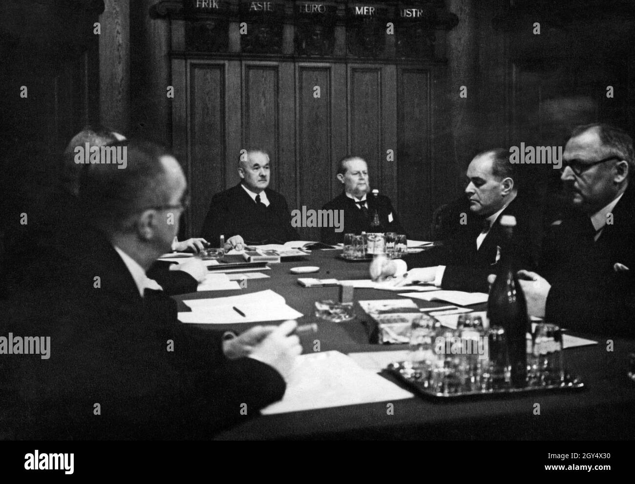 At its general meeting on 29 October 1929, Diskonto-Gesellschaft, one of  the largest German banking