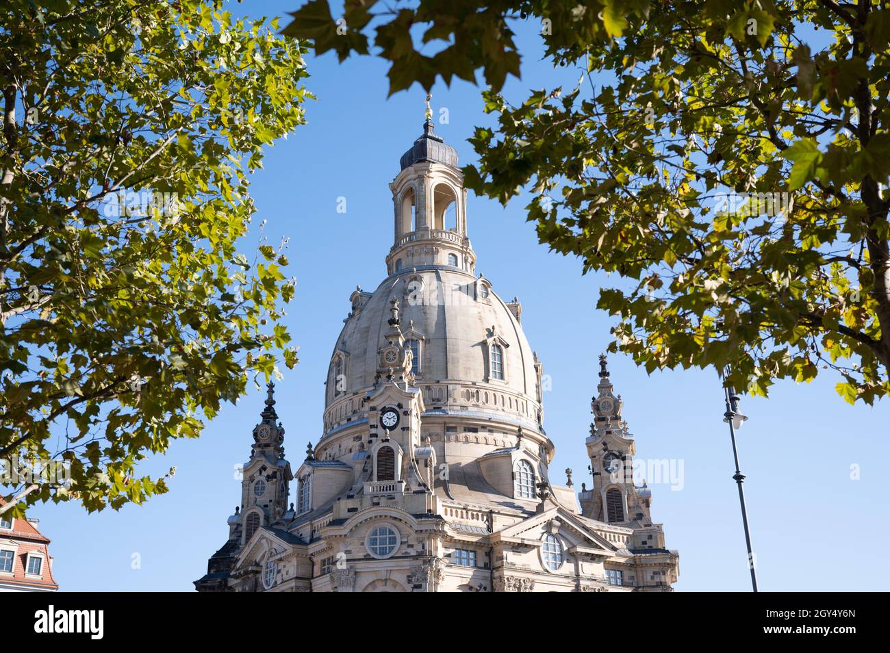 Dresden, Germany. 07th Oct, 2021. The dome of the Frauenkirche framed ...