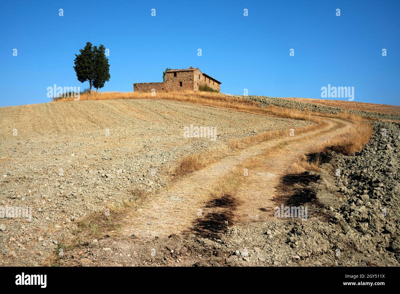 Pienza (Si), Italy, a typical Tuscan rural house on a hill Stock Photo ...