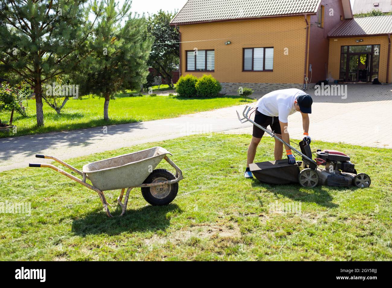Grass catcher hires stock photography and images Alamy