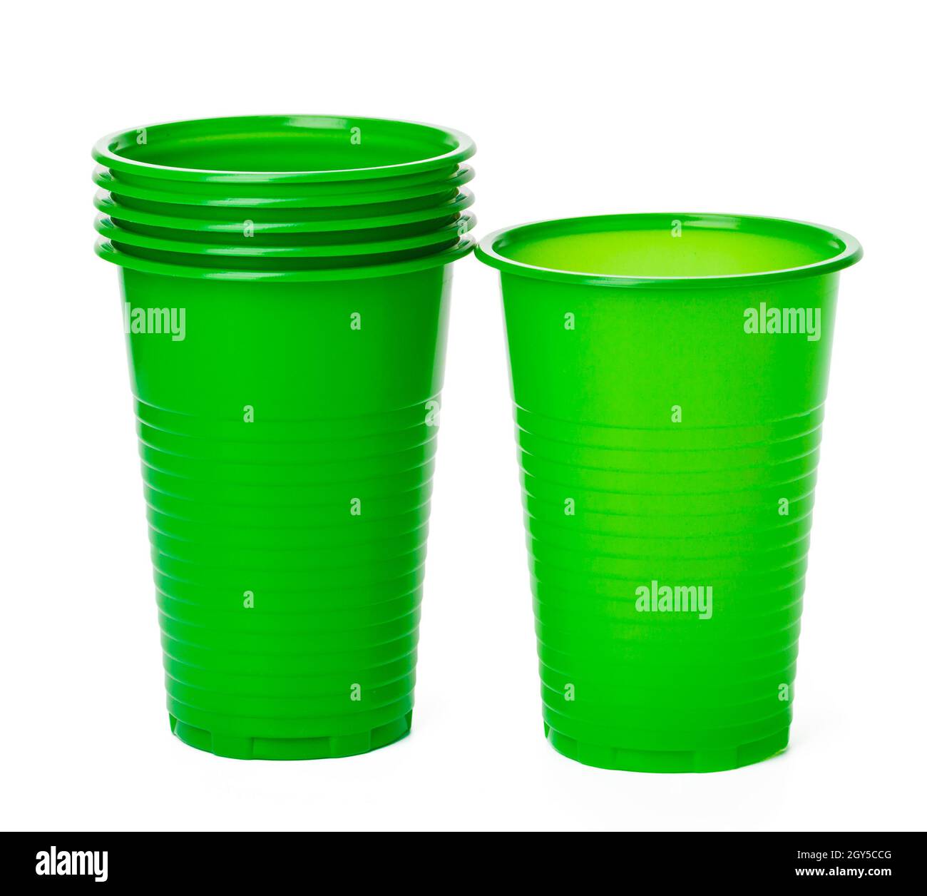 https://c8.alamy.com/comp/2GY5CCG/close-up-of-plastic-cups-for-drinks-isolated-on-white-2GY5CCG.jpg