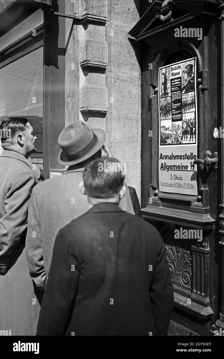 Originalbildunterschrift: Werbung für die SS in Prag, 1930er Jahre. Stock Photo