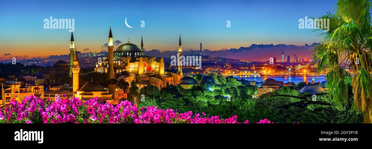 Illuminated hagia sophia hi-res stock photography and images - Alamy
