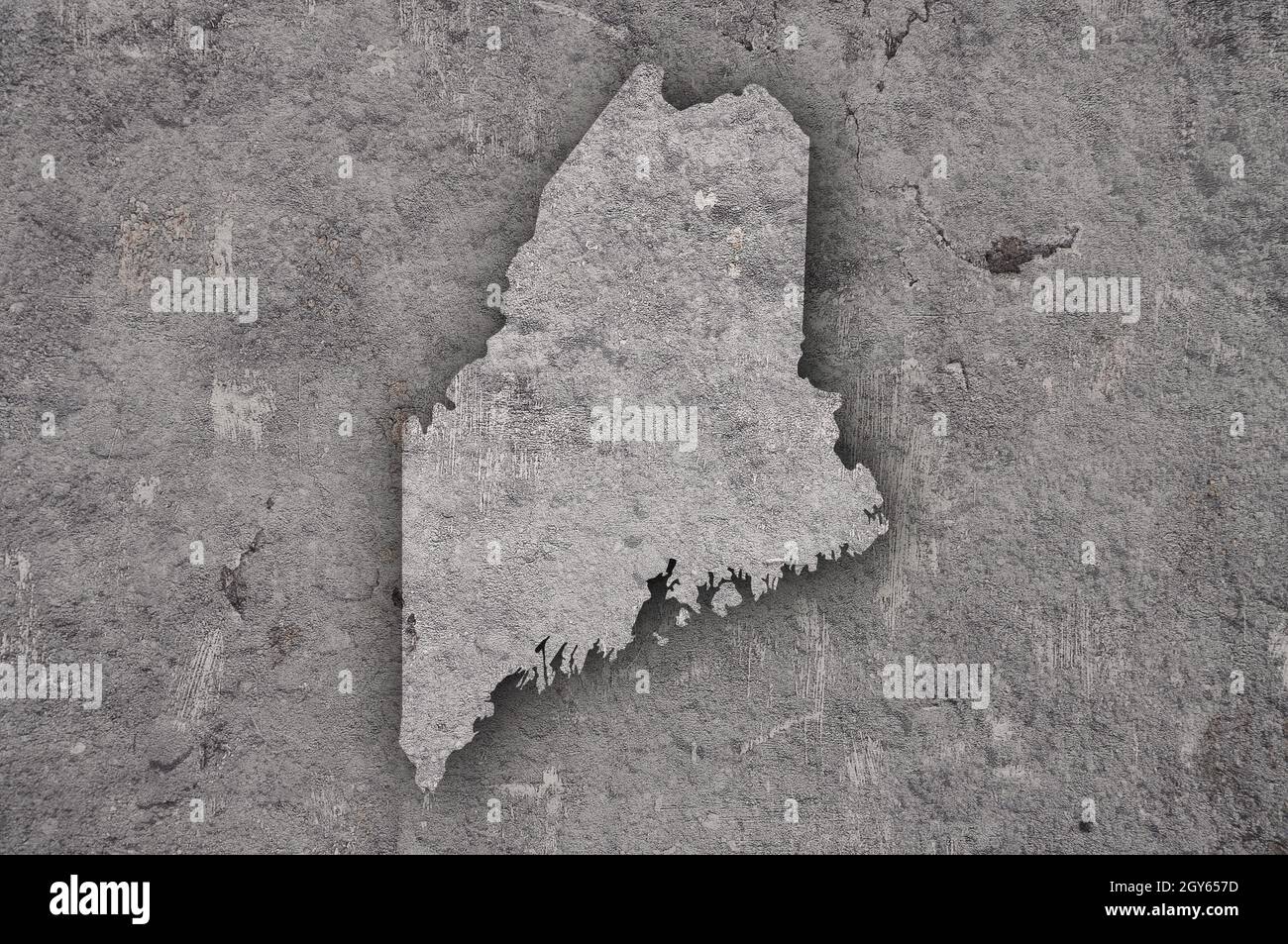 Map of Maine on weathered concrete Stock Photo - Alamy