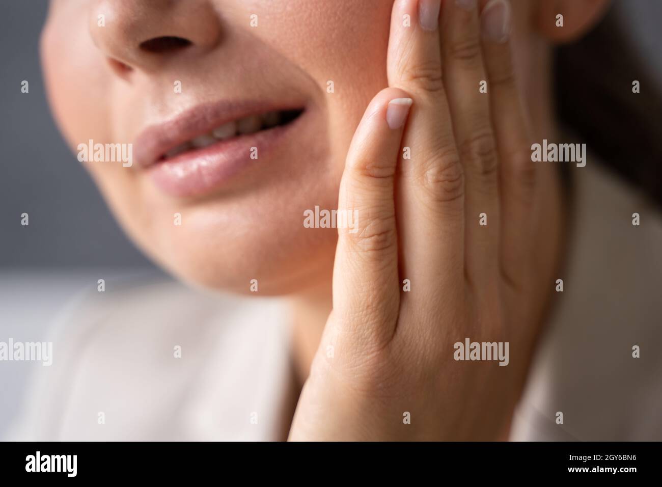 Sore Tooth Decay. Woman Mouth With Dental Ache Stock Photo Alamy