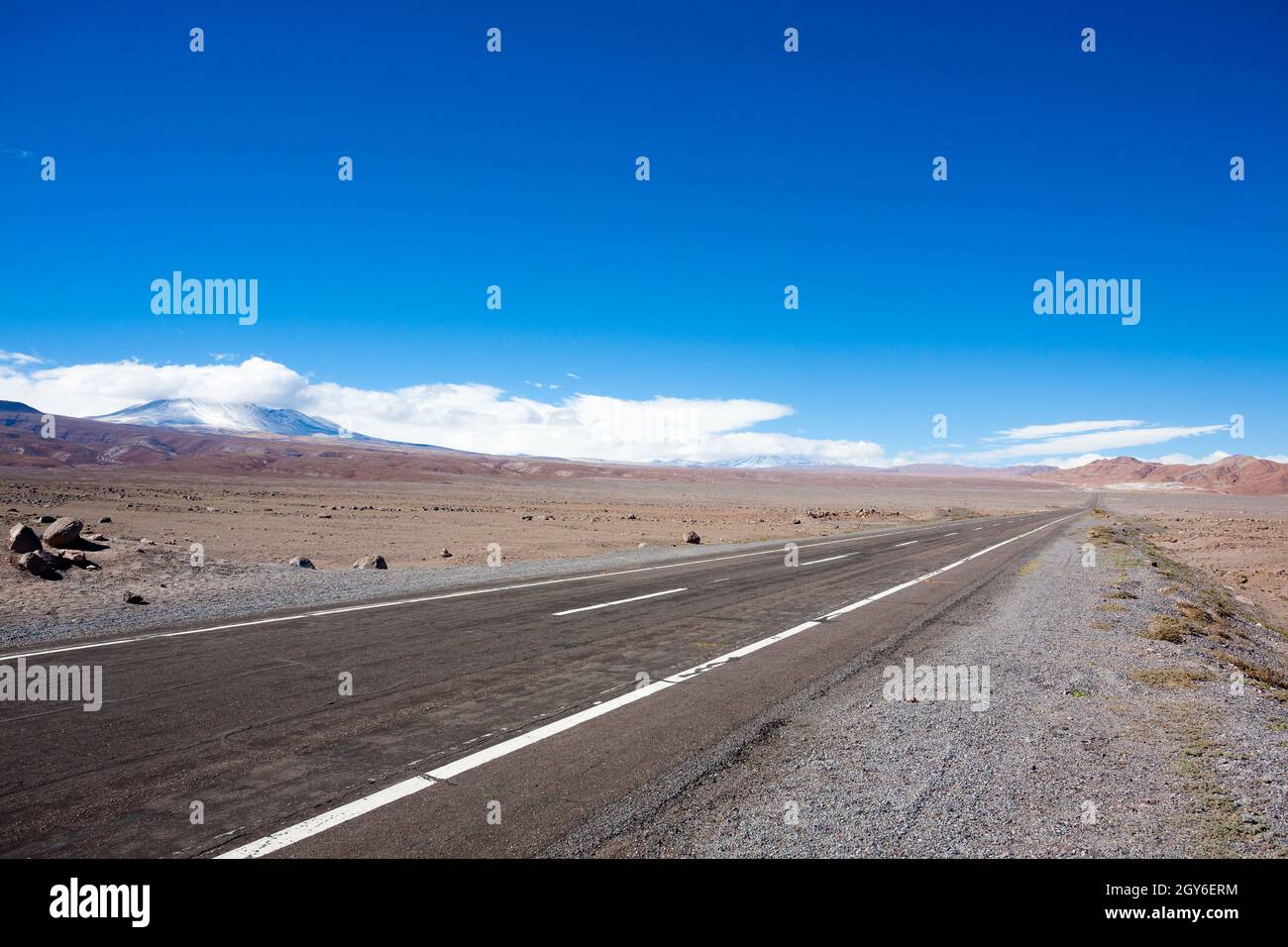 Road perspective view hi-res stock photography and images - Alamy