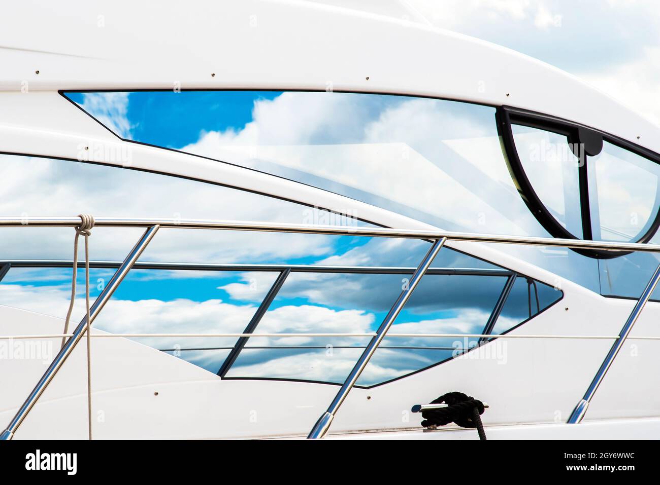 Side view of a luxury yacht at the marina Stock Photo - Alamy