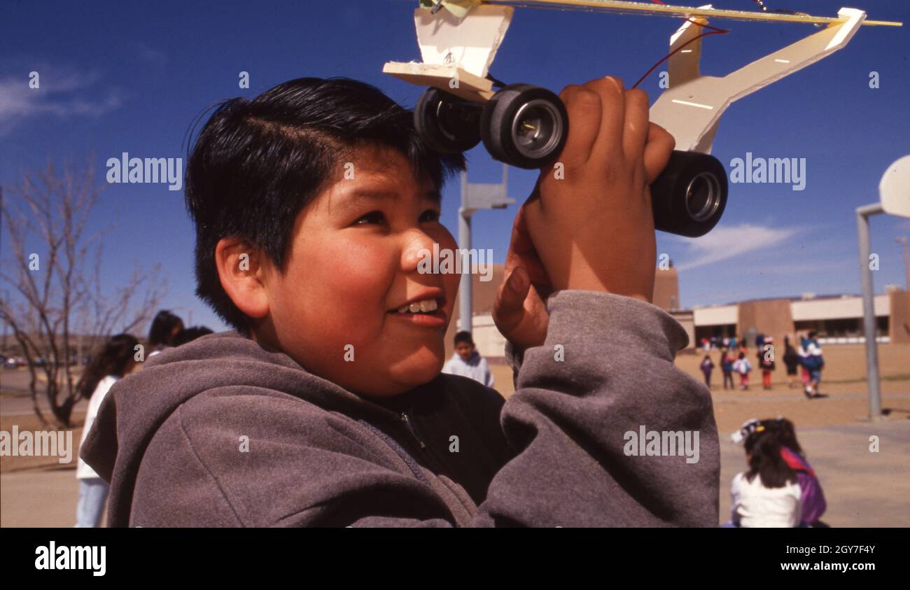 Native american student science hi-res stock photography and images - Alamy