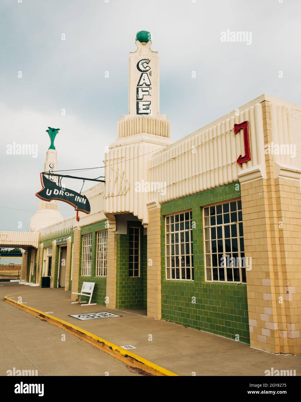 U Drop Inn, on Route 66 in Shamrock, Texas Stock Photo - Alamy