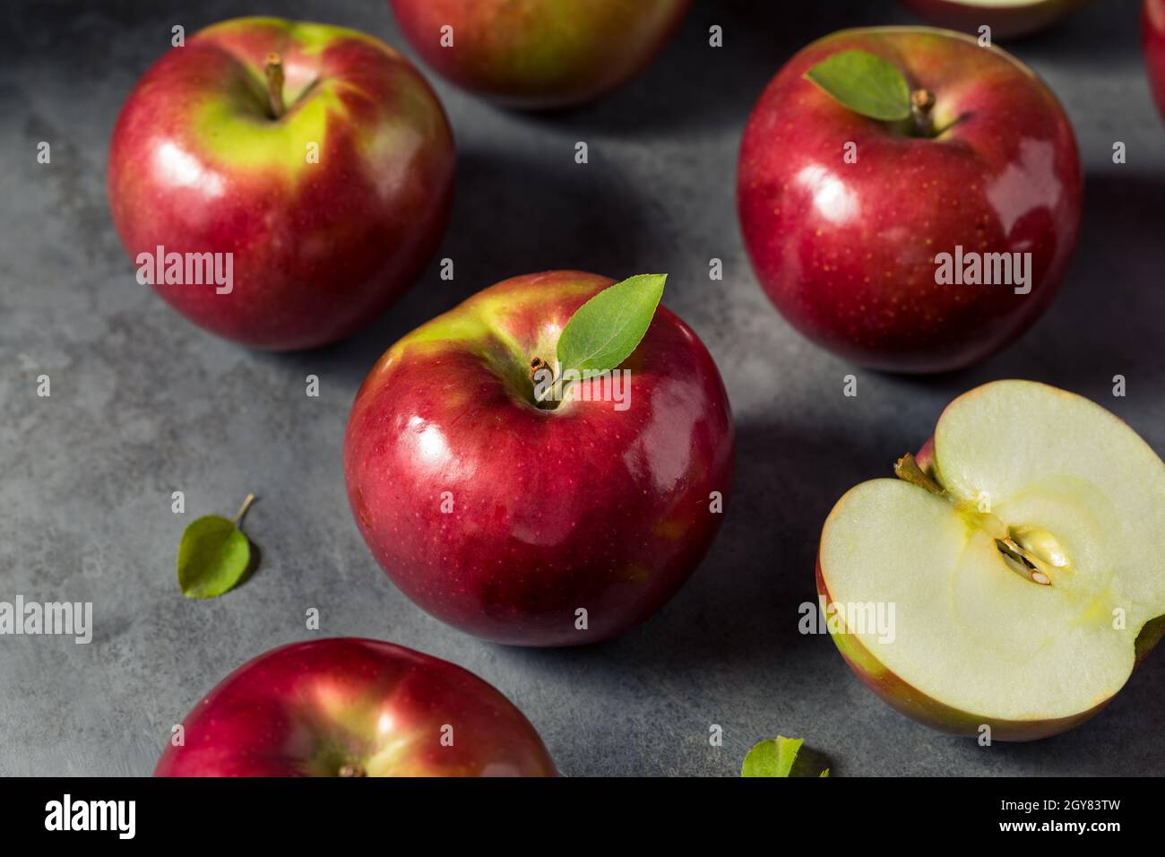 Healthy Organic Mcintosh Apples Ready to Eat Stock Photo Alamy