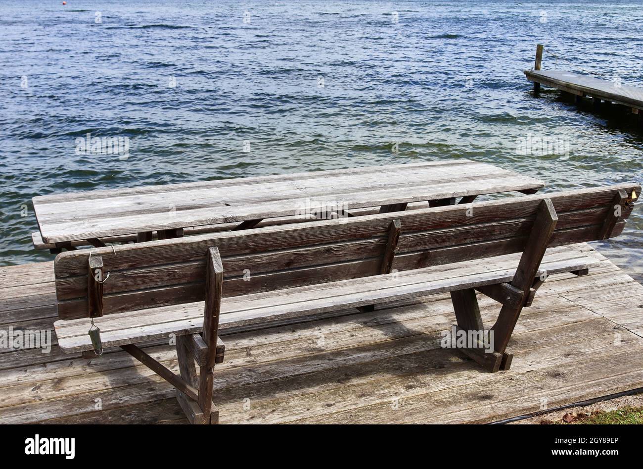 Nature table found object hi-res stock photography and images - Alamy