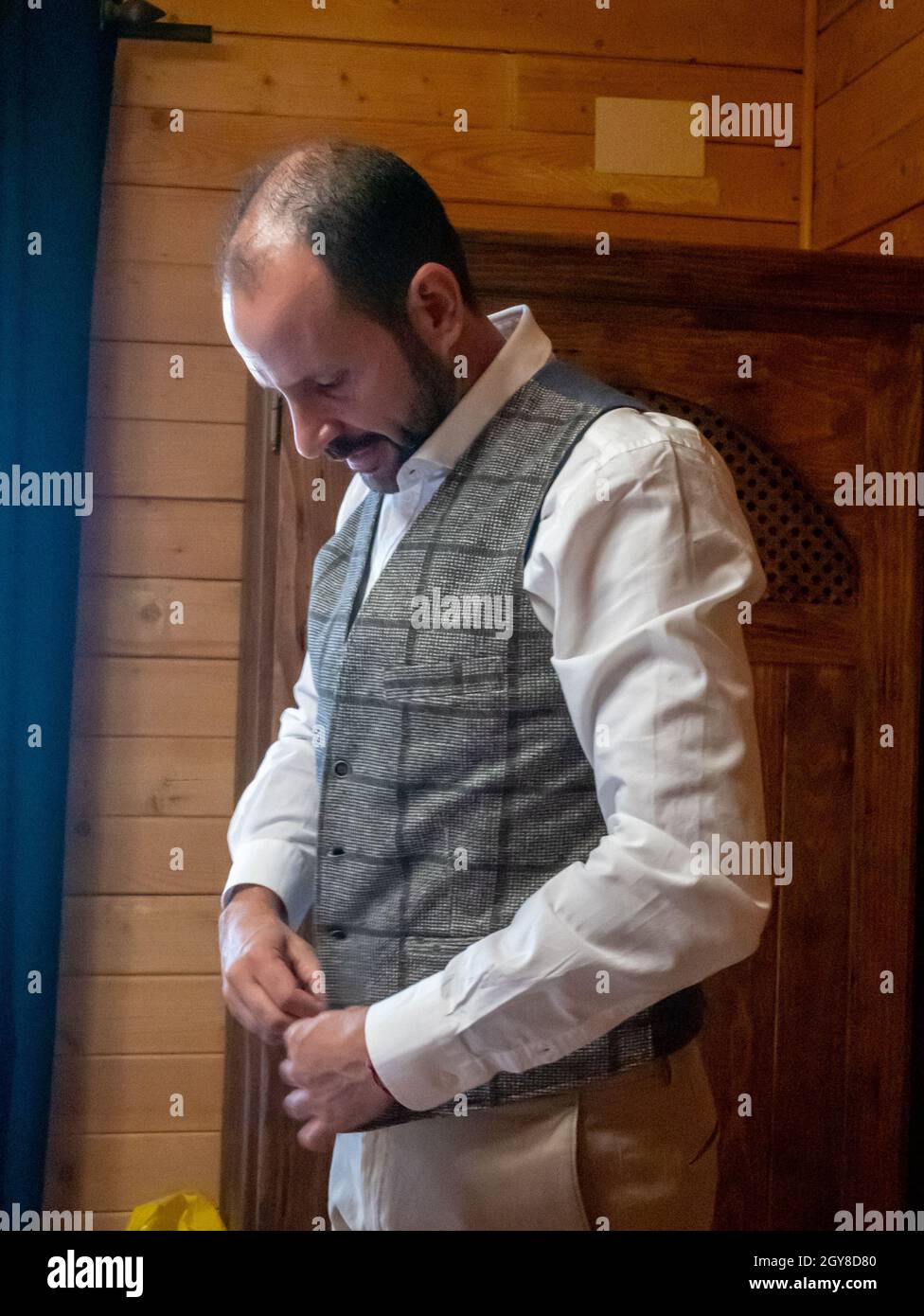 Spanish man in classical style wearing a vest Stock Photo - Alamy
