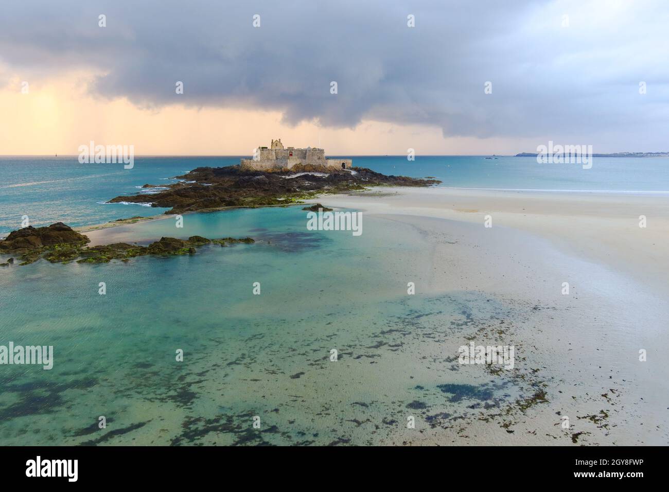 Fort National at eventail beach in Saint-Malo during low tide. Brittany, France Stock Photo