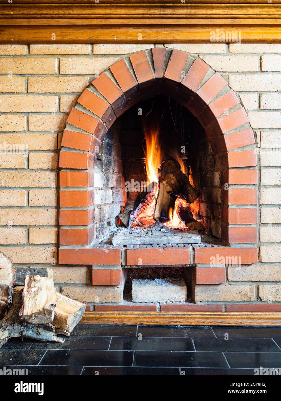 Chimney mantel piece hi-res stock photography and images - Alamy