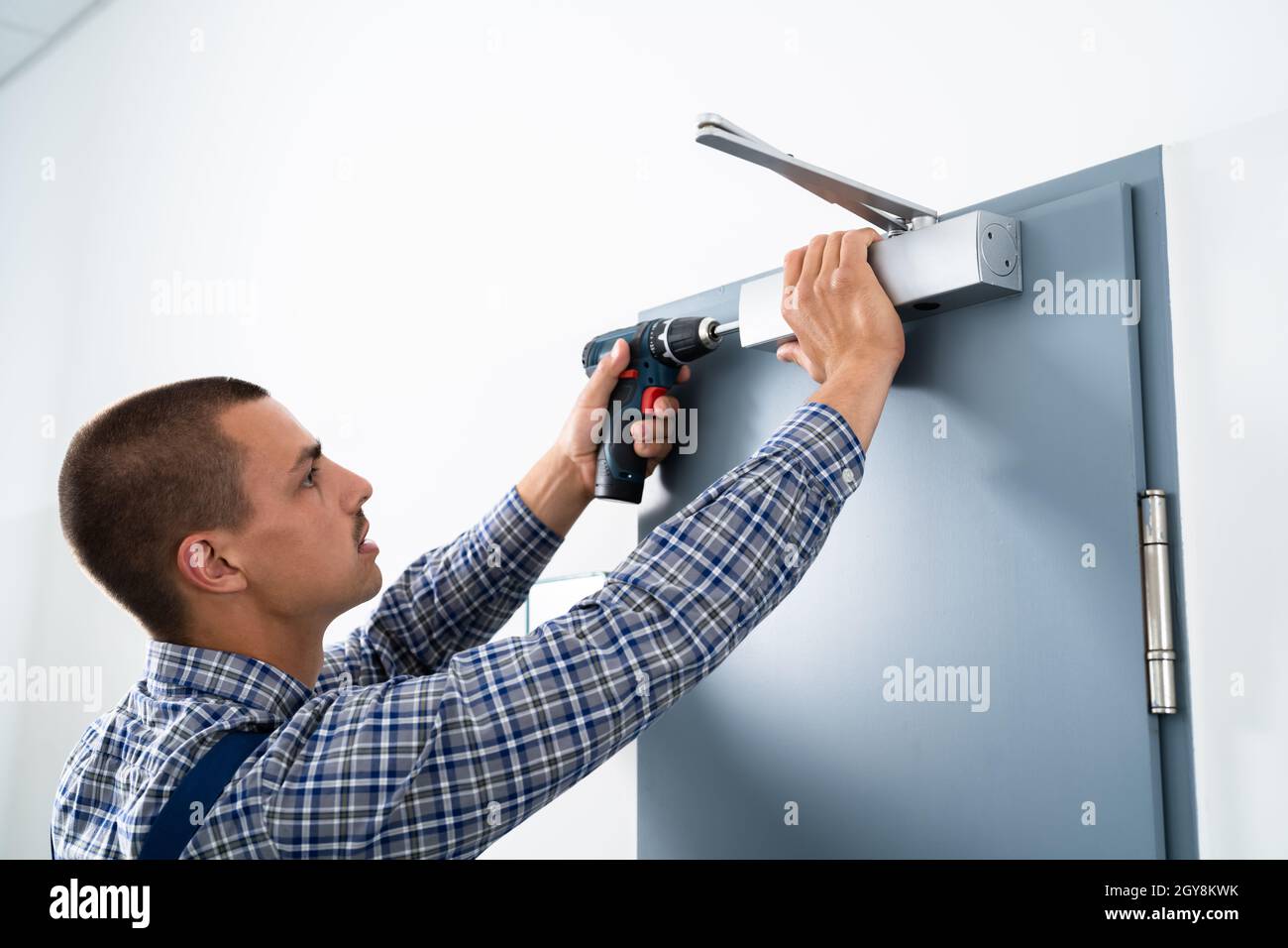 Door closer hires stock photography and images Alamy