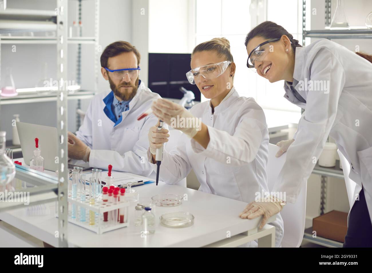 Innovative scientist hi-res stock photography and images - Alamy