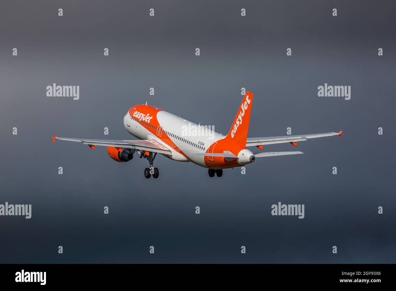 Easyjet Airbus A320-200 Airliner, G-EZUW, taking off from Bristol Lulsgate Airport, England. Stock Photo