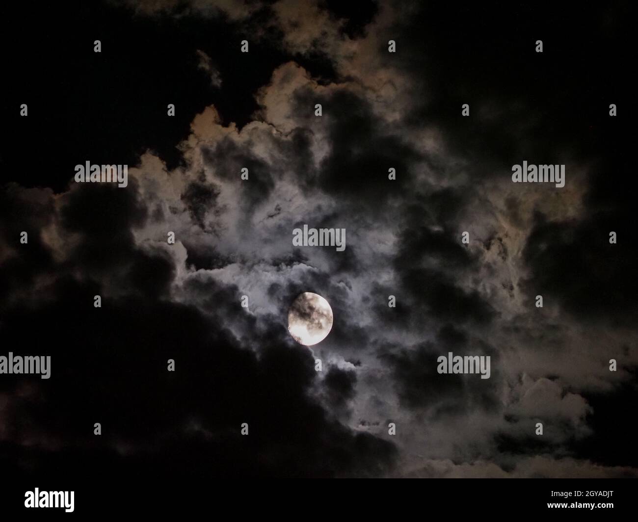 Dark clouds in stormy hi-res stock photography and images - Alamy