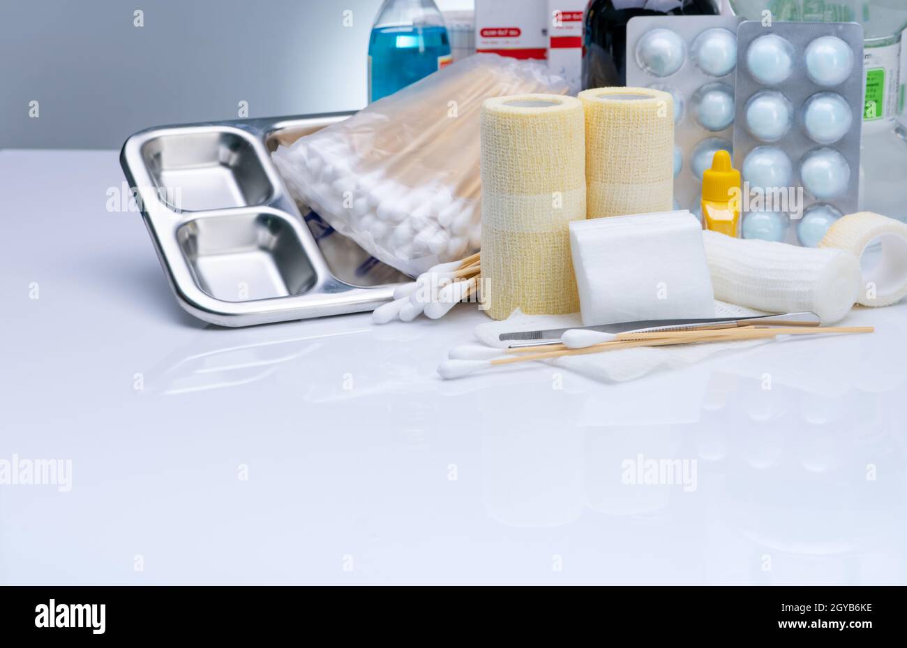 Wound care dressing set and stainless steel plate, forceps, cotton