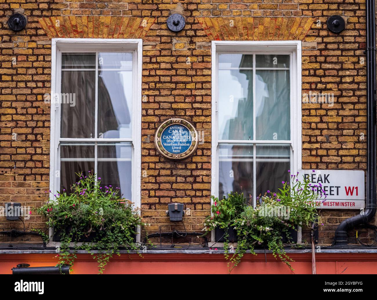 Canaletto Blue Plaque 41 Beak St London - ANTONIO CANAL CALLED CANALETTO (1697-1768) Venetian Painter Lived here - erected by LCC 1925. Stock Photo