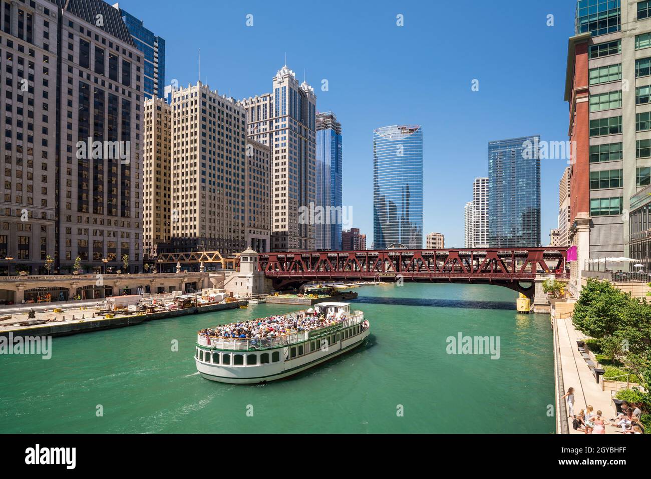 The Chicago River and downtown Chicago skyline USA Stock Photo - Alamy